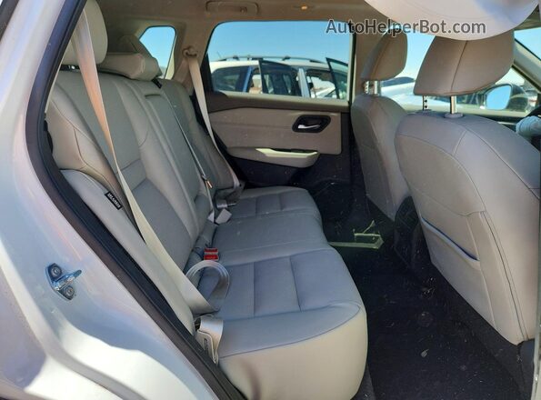 5N1BT3BA2TC781917 2026 NISSAN ROGUE White Vista de los asientos traseros