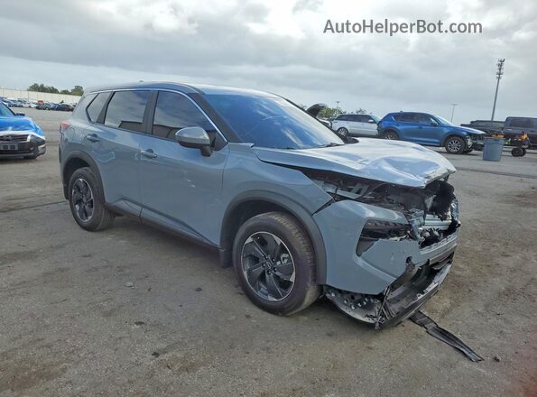 5N1BT3BA3TC715781 2026 NISSAN ROGUE Серый Передняя правая четверть