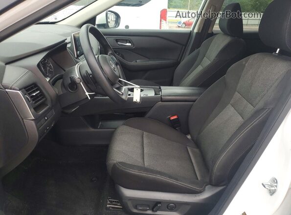 5N1BT3BA4RC682704 2024 NISSAN ROGUE White Вид салону спереду