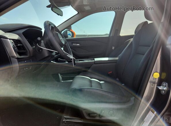 5N1BT3BA4RC743890 2024 NISSAN ROGUE Gray Вид салону спереду