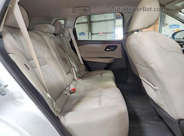 5N1BT3BA4SC763952 2025 NISSAN ROGUE White უკანა სალონის ხედი