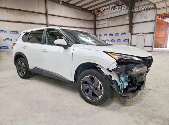 5N1BT3BA4SC763952 2025 NISSAN ROGUE White წინა მარჯვენა