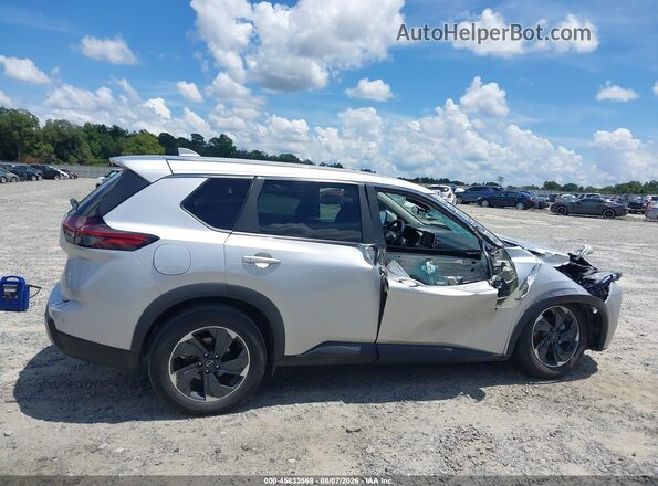 5N1BT3BA5SC796572 2025 NISSAN ROGUE Silver Widok wnętrza z tyłu