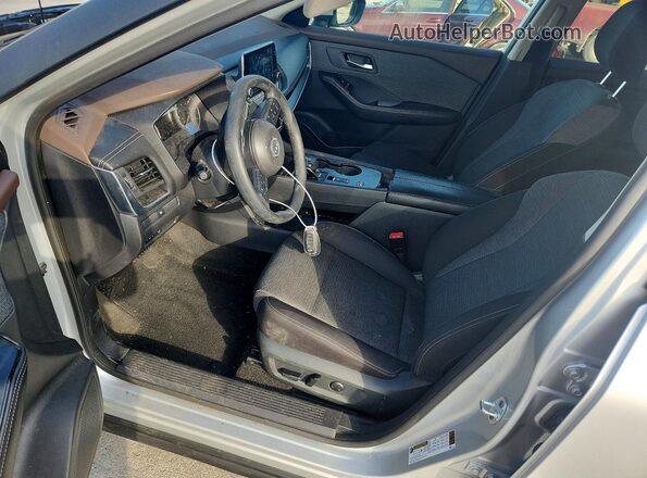 5N1BT3BA6PC788908 2023 NISSAN ROGUE Silver Front interior view