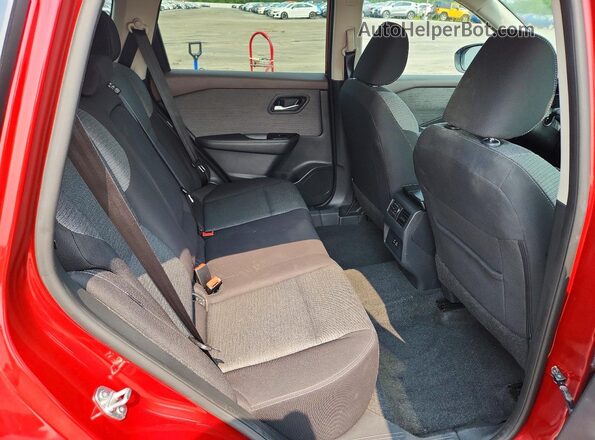 5N1BT3BA6PC943036 2023 NISSAN ROGUE Red უკანა სალონის ხედი