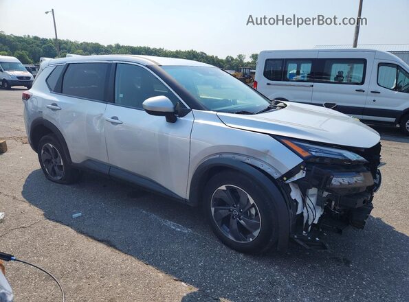 5N1BT3BA6SC818398 2025 NISSAN ROGUE Silver Przód prawy