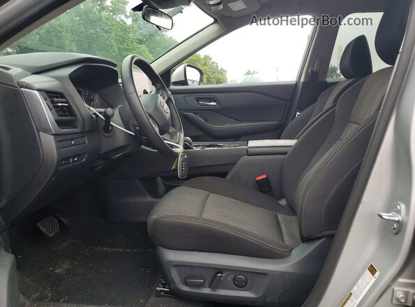 5N1BT3BA6SC818398 2025 NISSAN ROGUE Silver Widok wnętrza z przodu