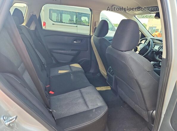 5N1BT3BA6SC818398 2025 NISSAN ROGUE Silver Widok wnętrza z tyłu