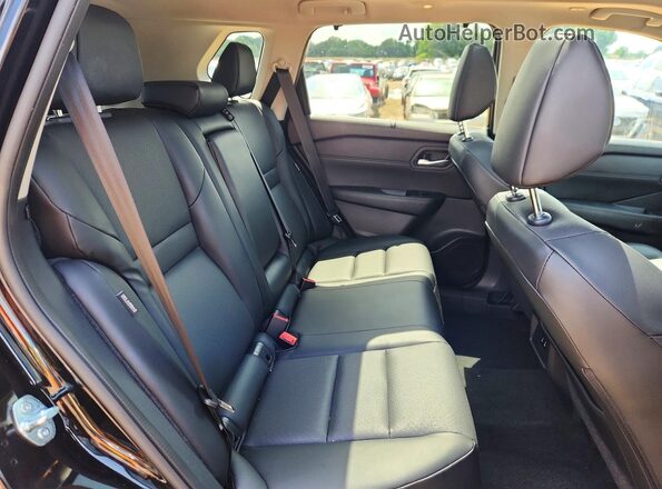 5N1BT3BA8RC718667 2024 NISSAN ROGUE Black Вид задньої частини салону