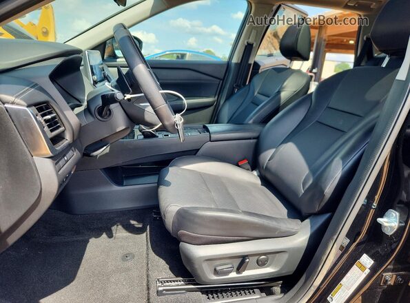 5N1BT3BA8RC718667 2024 NISSAN ROGUE Black Вид салону спереду