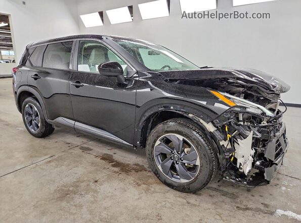 5N1BT3BA8SC776834 2025 NISSAN ROGUE Черный Передняя правая четверть