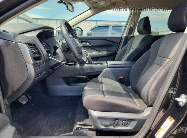 5N1BT3BA8SC818208 2025 NISSAN ROGUE Black Вид салону спереду
