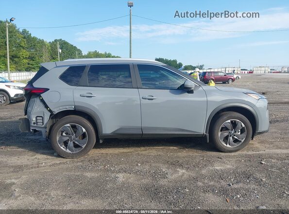 5N1BT3BA9TC707667 2026 NISSAN ROGUE Gray Vista interior trasera