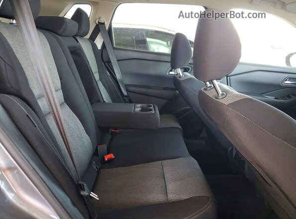 5N1BT3BA9TC748980 2026 NISSAN ROGUE Gray Vista interior trasera