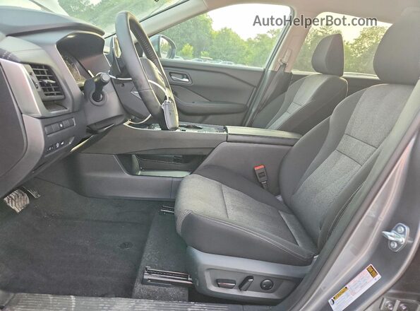 5N1BT3BA9TC796169 2026 NISSAN ROGUE Серый Вид салона спереди