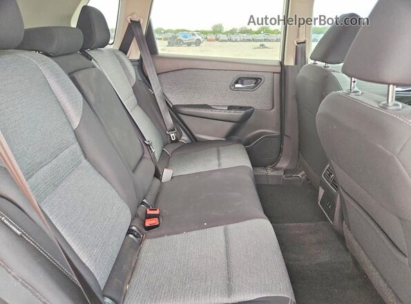 5N1BT3BAXPC905373 2023 NISSAN ROGUE White Rear seats view