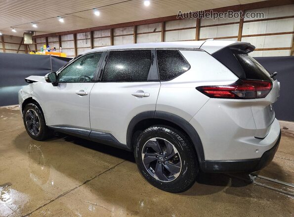 5N1BT3BAXRC695263 2024 NISSAN ROGUE Silver Trasero izquierdo