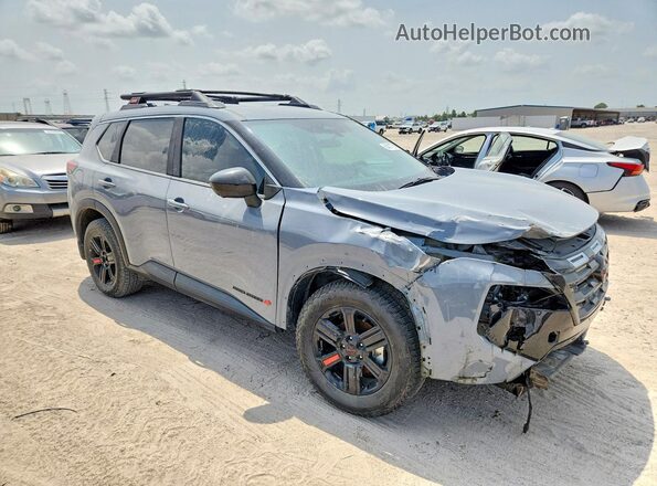 5N1BT3BB0SC768459 2025 NISSAN ROGUE Серый Передняя правая четверть