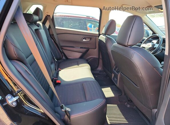 5N1BT3BB1SC853178 2025 NISSAN ROGUE Black Widok wnętrza z tyłu