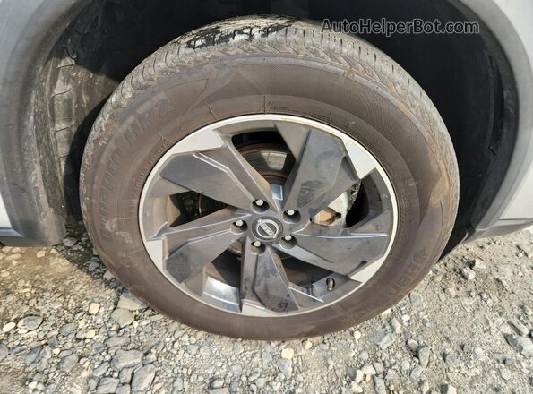 5N1BT3BB3RC701607 2024 NISSAN ROGUE Silver 
