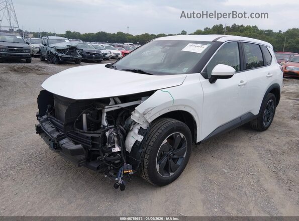 5N1BT3BB3RC702076 2024 NISSAN ROGUE Белый Вид спереди
