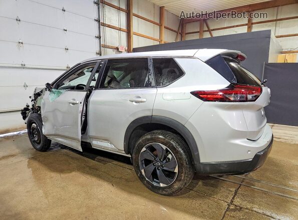 5N1BT3BB3SC796210 2025 NISSAN ROGUE Серебряный Задняя левая четверть
