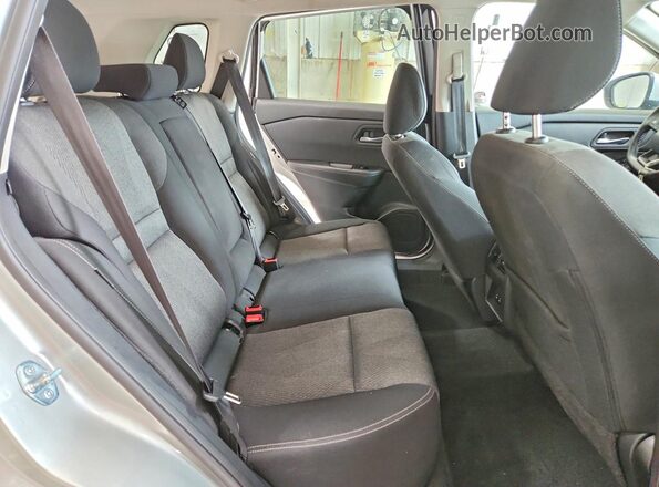 5N1BT3BB3SC802748 2025 NISSAN ROGUE Silver უკანა სალონის ხედი