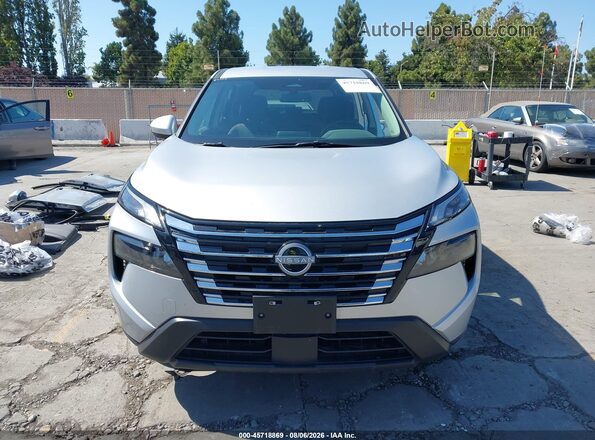 5N1BT3BB5SC762902 2025 NISSAN ROGUE Silver Vista interior trasera