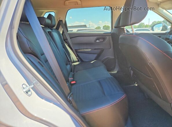 5N1BT3BB5TC718366 2026 NISSAN ROGUE Gray Вид задньої частини салону