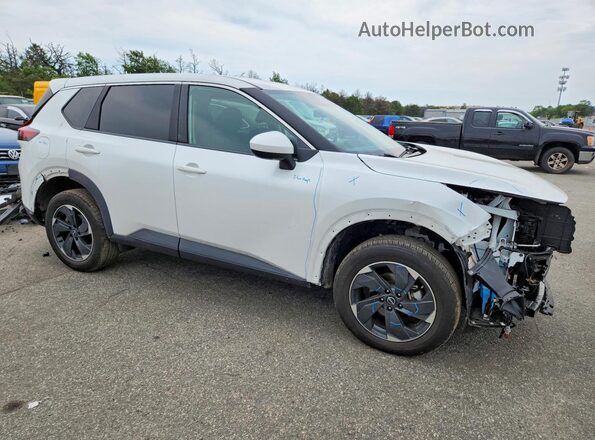 5N1BT3BB7RC714036 2024 NISSAN ROGUE Белый Передняя правая четверть