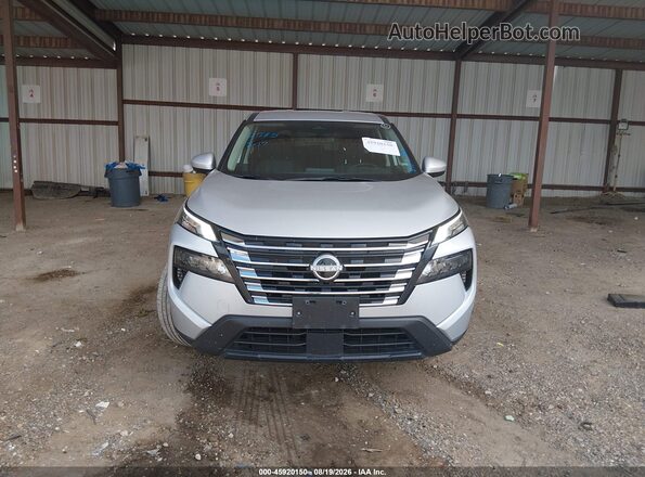 5N1BT3BB7SC837292 2025 NISSAN ROGUE Серебряный Вид задней части салона