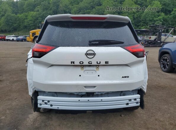 5N1BT3BB7TC795563 2026 NISSAN ROGUE White Widok z tyłu