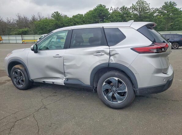 5N1BT3BB8RC703286 2024 NISSAN ROGUE Серебряный Задняя левая четверть