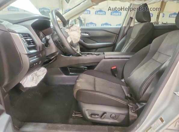 5N1BT3BB8SC807735 2025 NISSAN ROGUE Серебряный Вид салона спереди