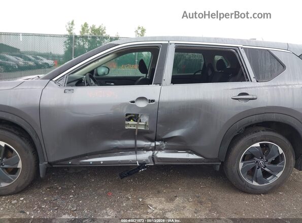 5N1BT3BB8TC694676 2026 NISSAN ROGUE Серый Вид спереди