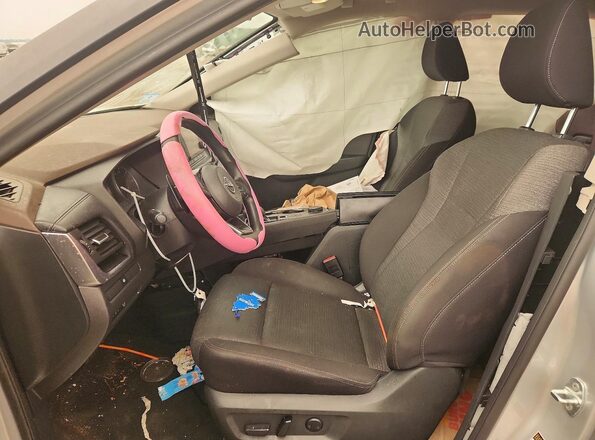 5N1BT3BB9PC803457 2023 NISSAN ROGUE Silver Widok wnętrza z przodu
