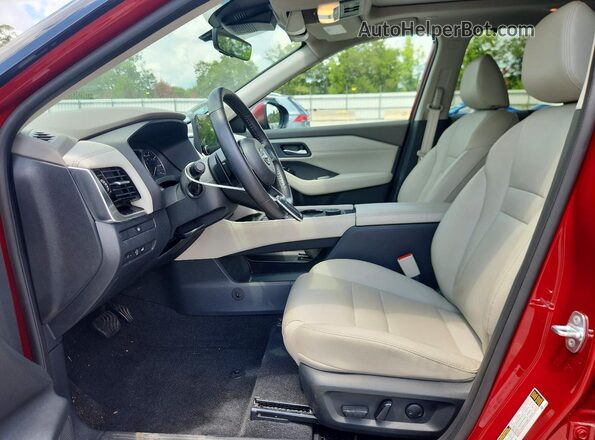 5N1BT3CB1PC762479 2023 NISSAN ROGUE Красный Вид салона спереди