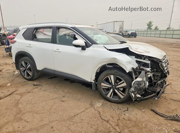5N1BT3CB6RC715693 2024 NISSAN ROGUE White Передня права чверть