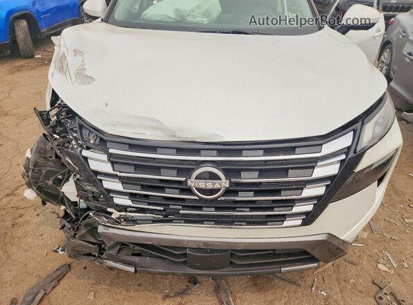 5N1BT3CB6RC715693 2024 NISSAN ROGUE White Вид задньої частини салону