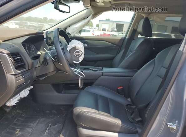 5N1BT3CB8PC793812 2023 NISSAN ROGUE Gray Widok wnętrza z przodu