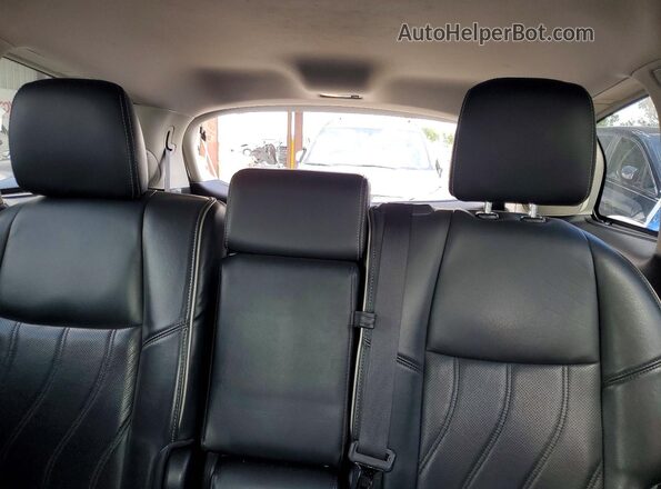 5N1DL0MN6KC505035 2019 INFINITI QX60 Silver Rear seats view