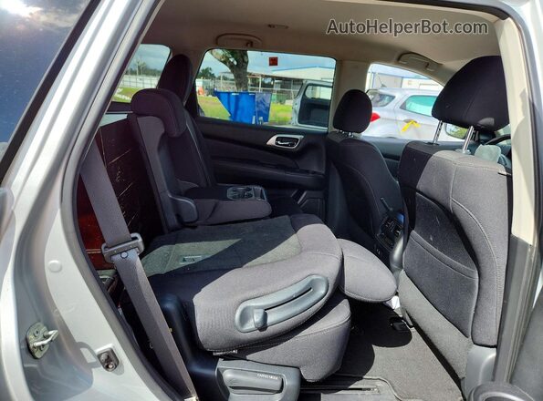 5N1DR2BMXLC608416 2020 NISSAN PATHFINDER Серебряный Вид задней части салона