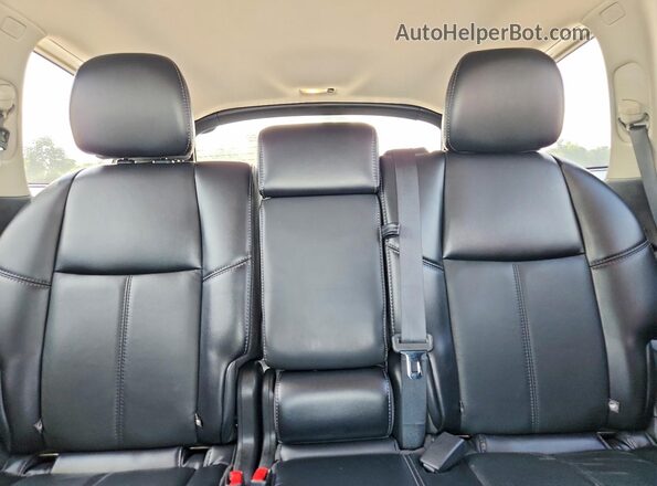 5N1DR2CN7LC594465 2020 NISSAN PATHFINDER Silver Widok tylnych siedzeń