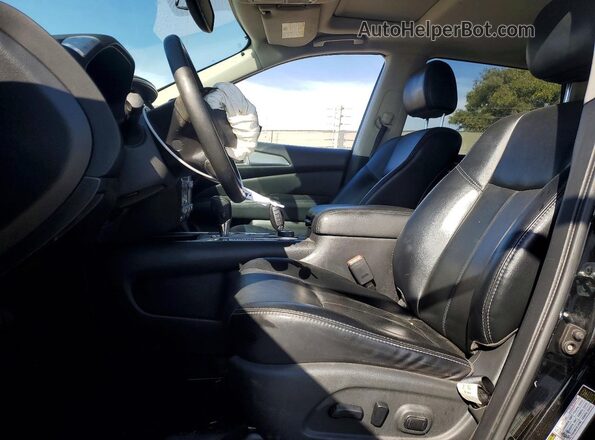 5N1DR2MM0HC674106 2017 NISSAN PATHFINDER Черный Вид салона спереди