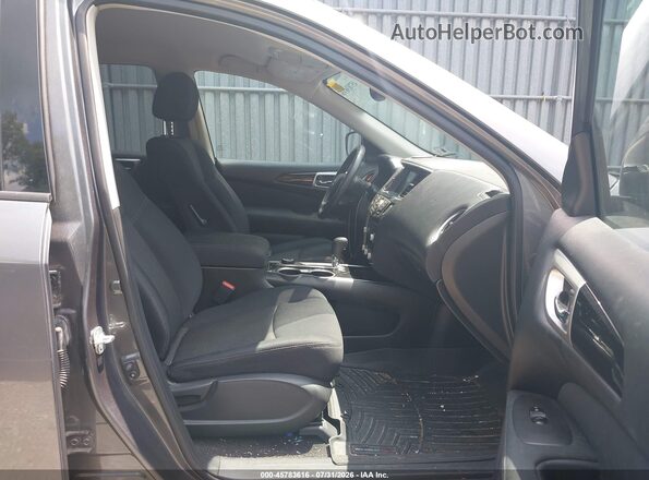 5N1DR2MM0HC907109 2017 NISSAN PATHFINDER Gray Front interior view