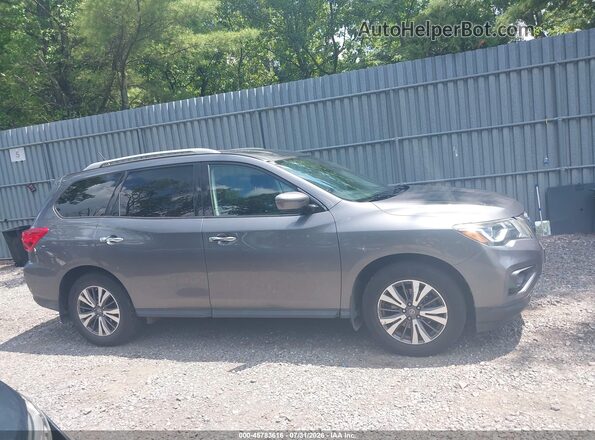 5N1DR2MM0HC907109 2017 NISSAN PATHFINDER Gray Rear interior view
