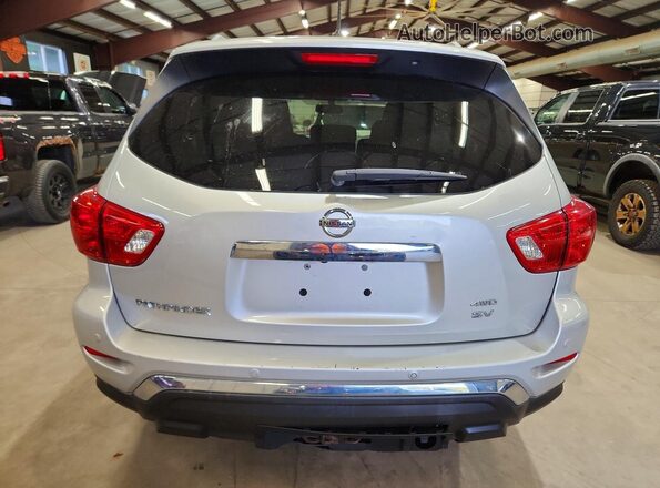 5N1DR2MM1HC670100 2017 NISSAN PATHFINDER Silver Вид ззаду