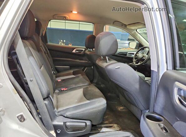 5N1DR2MM1HC670100 2017 NISSAN PATHFINDER Silver Вид задньої частини салону