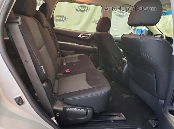 5N1DR2MM1JC607553 2018 NISSAN PATHFINDER Silver Vista interior trasera