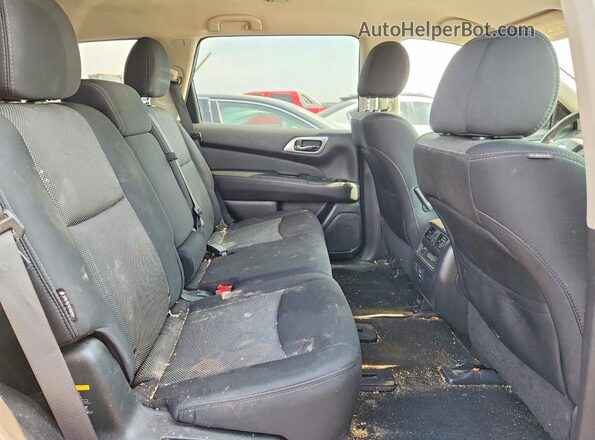 5N1DR2MM1JC670099 2018 NISSAN PATHFINDER Gray Widok wnętrza z tyłu